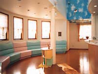 千葉県八街市　小児科・アレルギー科病院 八街こどもクリニック待合室